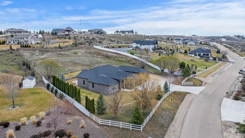 Photo of 24710 Blessinger Rd, Star, ID 83669 (MLS # 98976835)