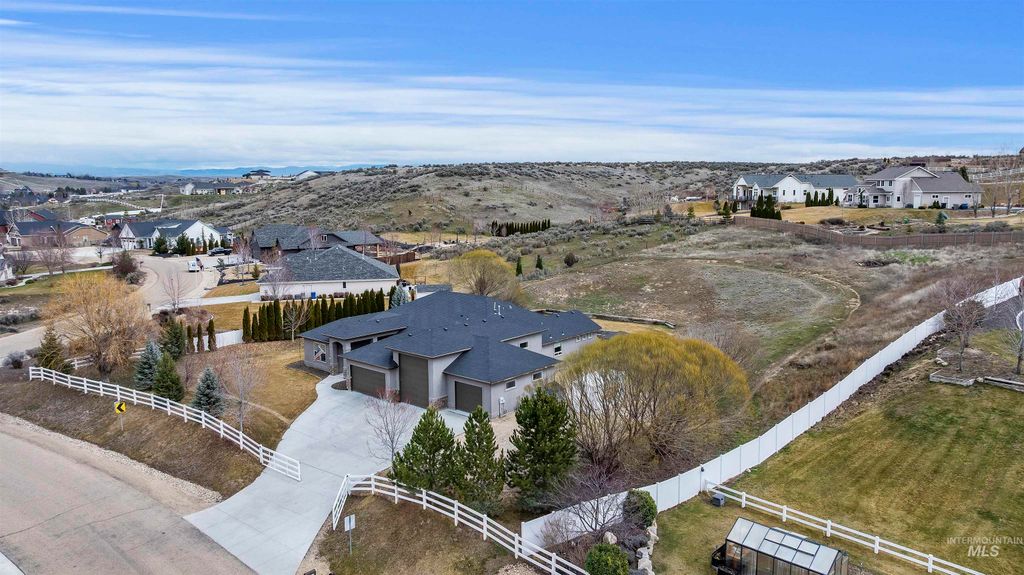 Photo of 24710 Blessinger Rd, Star, ID 83669 (MLS # 98976835)