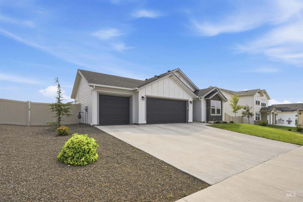 Photo of 15332 Arcus Way, Caldwell, ID 83607 (MLS # 98997522)