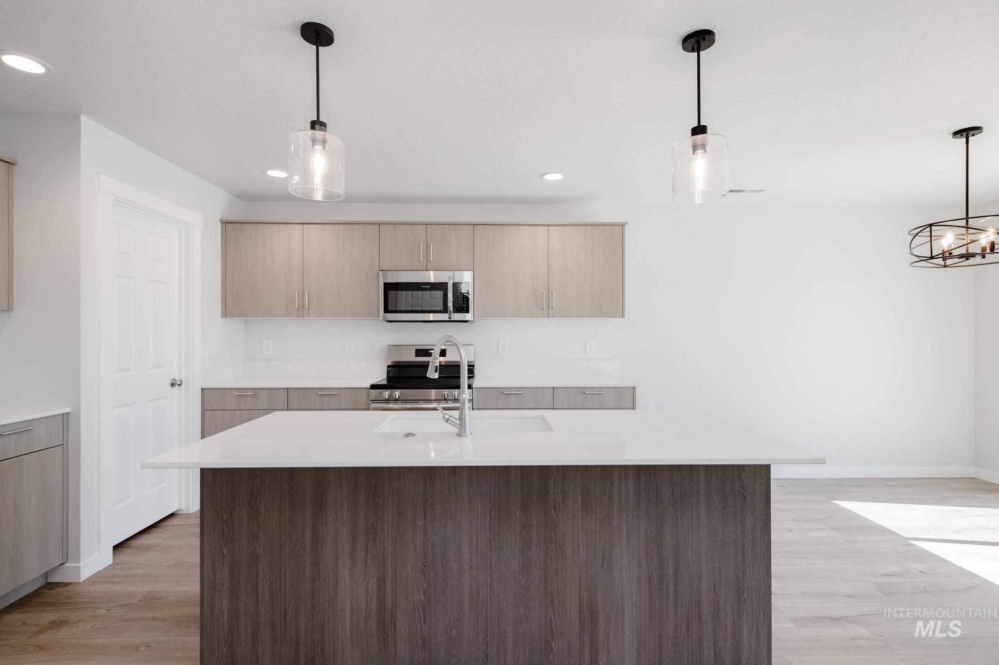 9119 W White Jasmine Ct