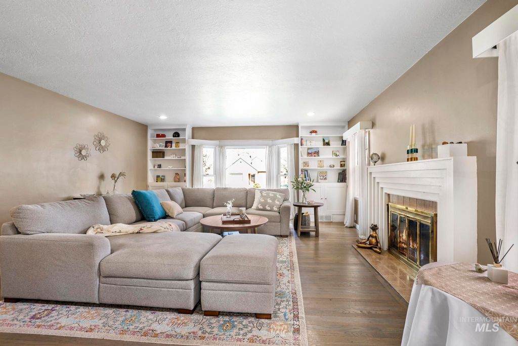 Photo of 1532 11th Ave E Ave, Twin Falls, ID 83301 (MLS # 98979941)