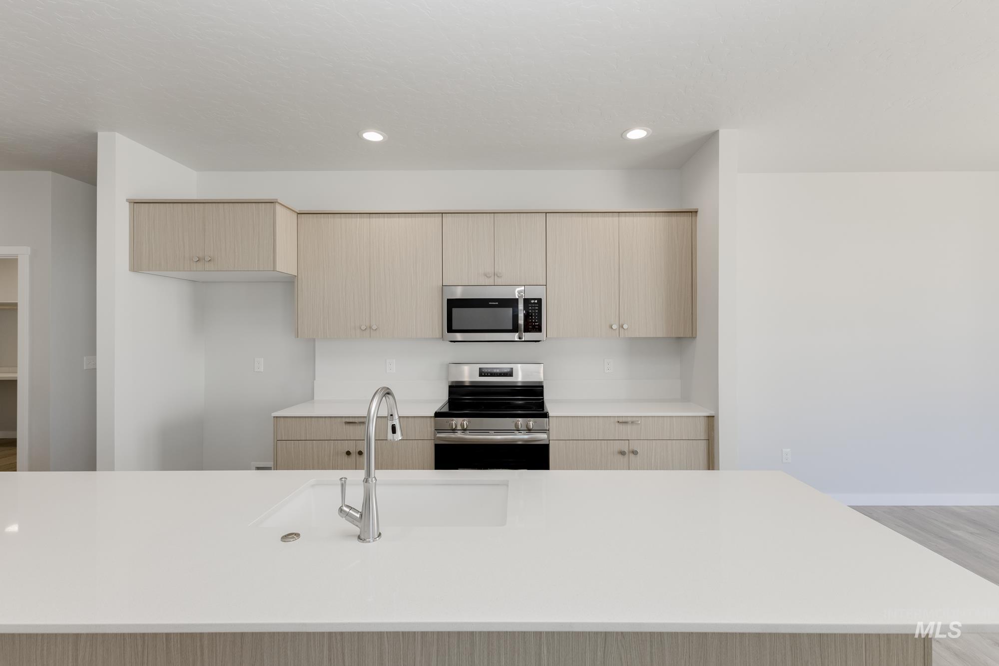 684 W Striped Owl St