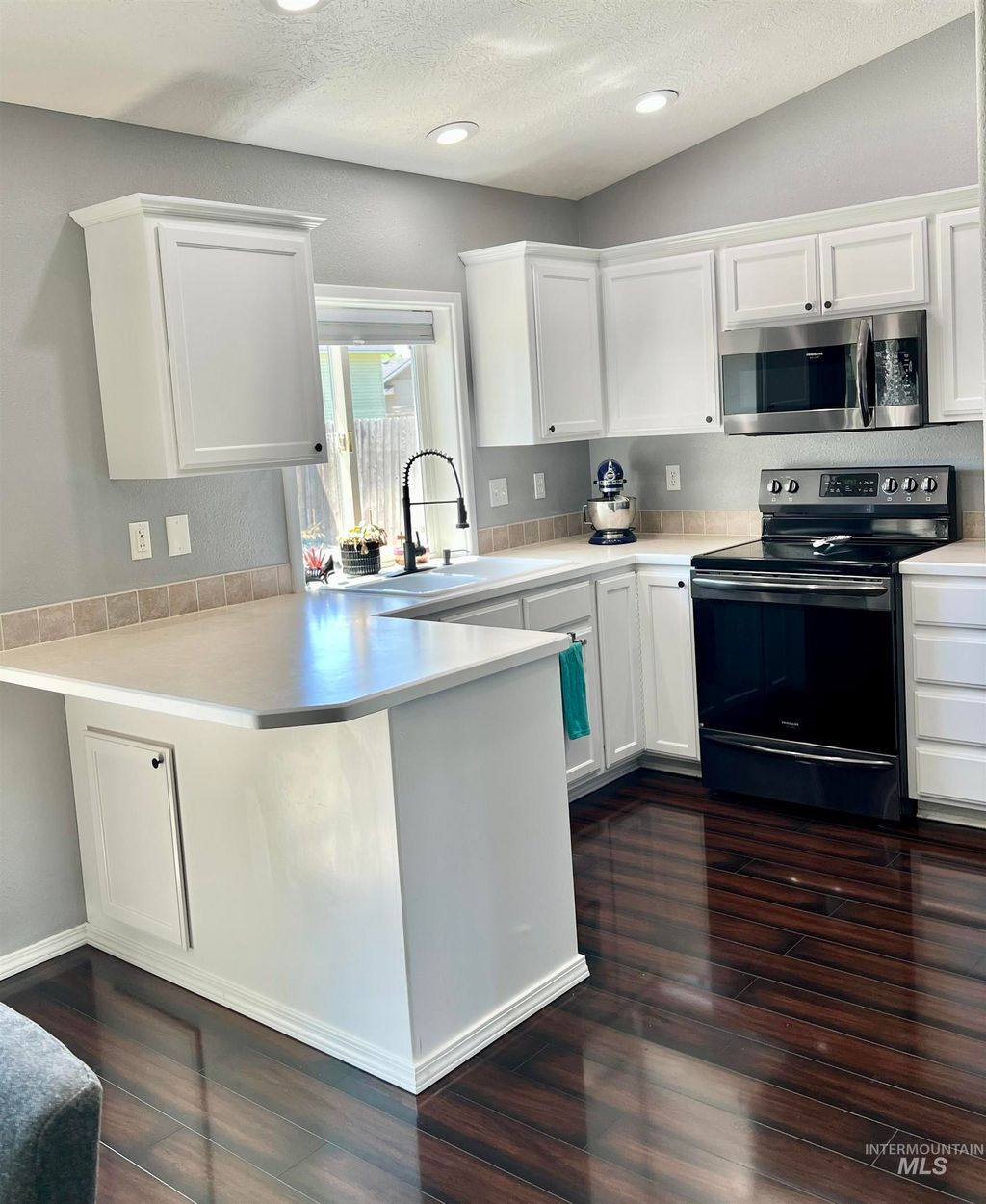 Photo of 837 W Florida Ave, Nampa, ID 83686 (MLS # 98994250)