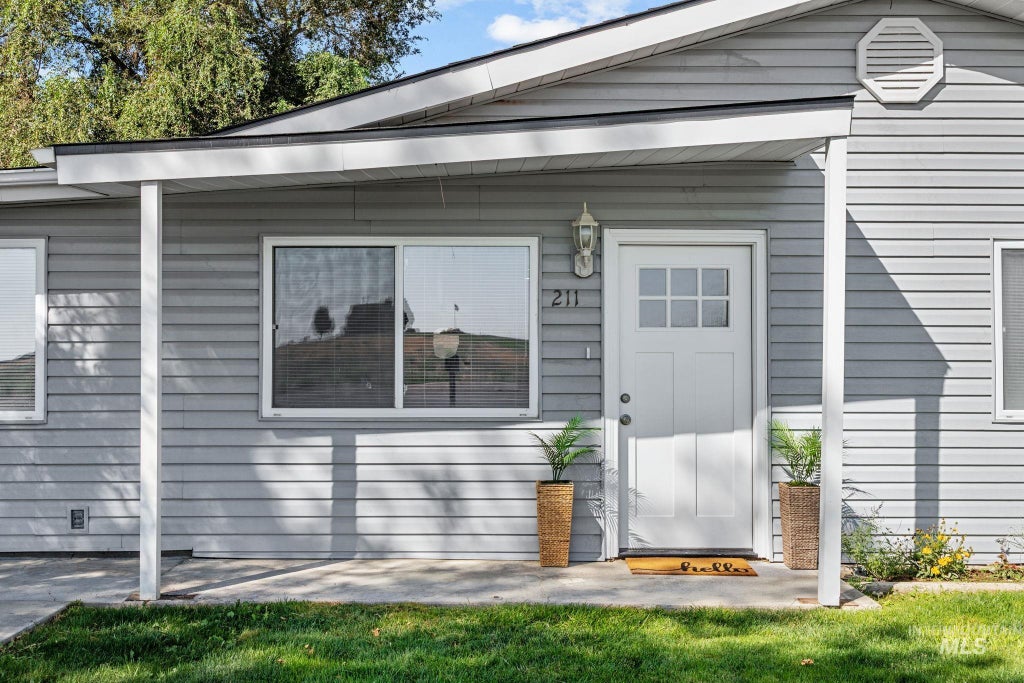 Photo of 211 Randolph ST, Melba, ID 83641 (MLS # 98999807)