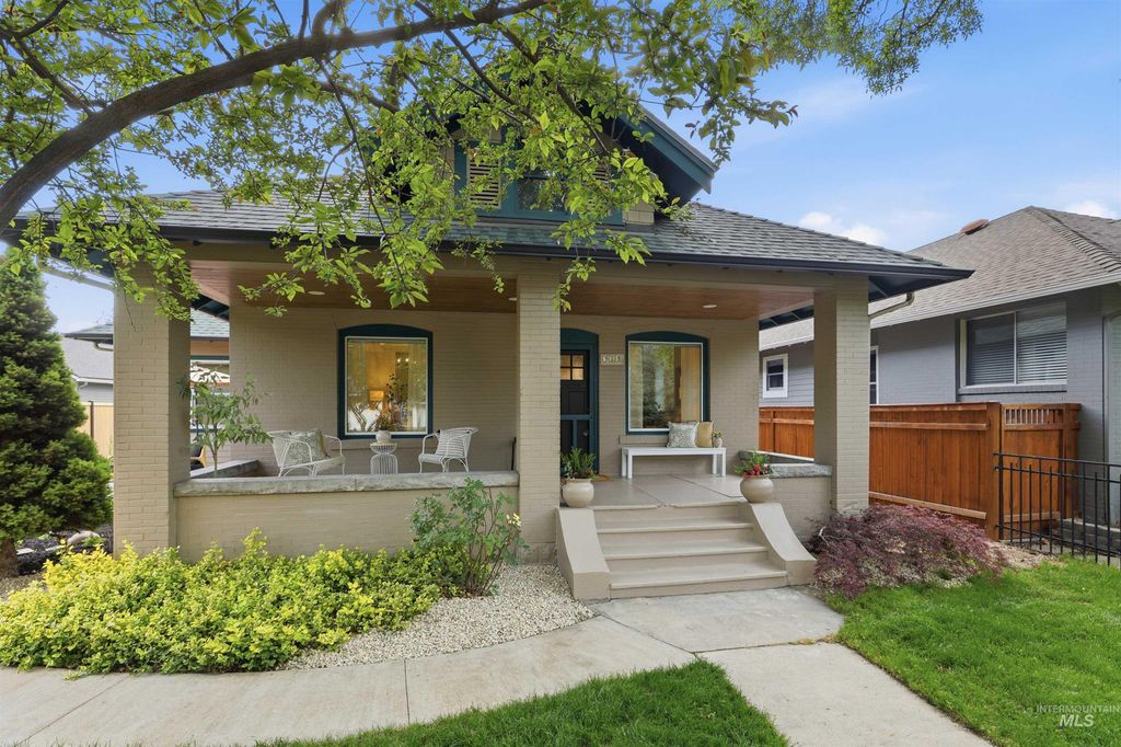 Photo of 919 N 6th St, Boise, ID 83702 (MLS # 98985753)