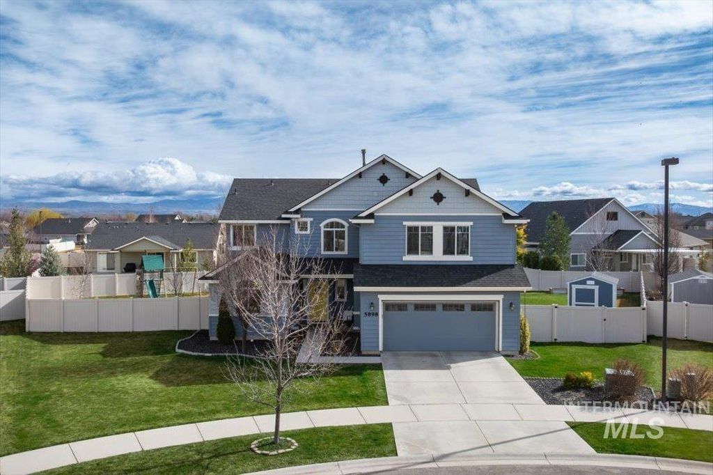 Photo of 5898 W Bracken Ct, Eagle, ID 83616 (MLS # 98977782)
