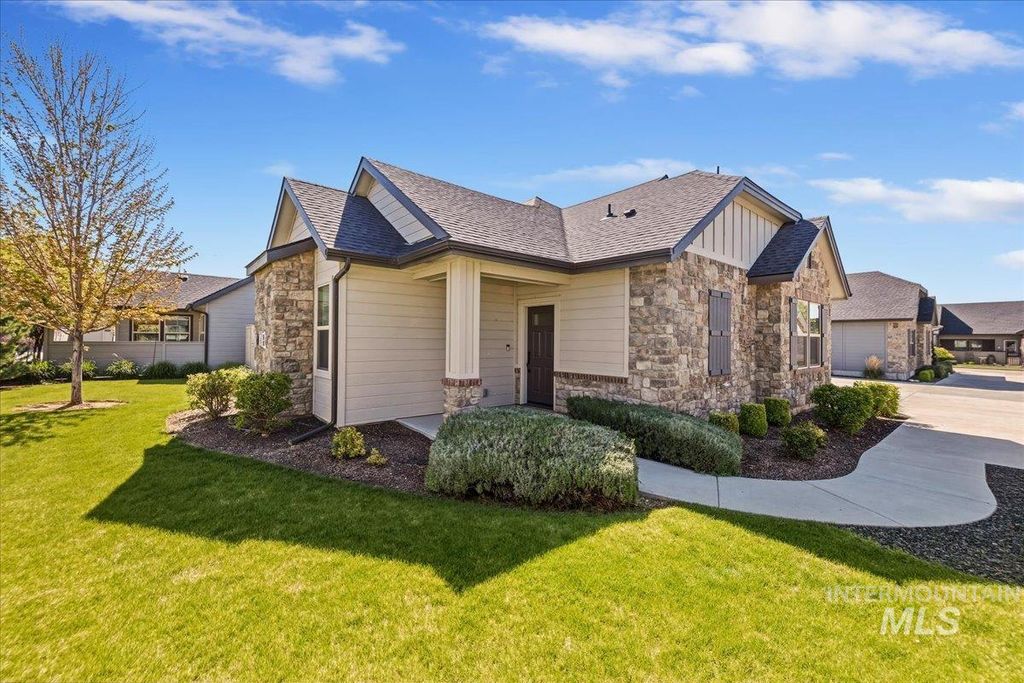 Photo of 4204 E Silverking Ln, Meridian, ID 83642 (MLS # 98984062)