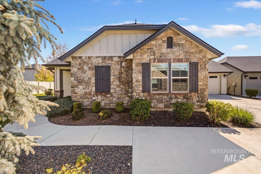 Photo of 4204 E Silverking Ln, Meridian, ID 83642 (MLS # 98984062)