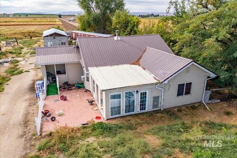 Photo of 19241 Homedale Rd, Caldwell, ID 83605 (MLS # 98967654)