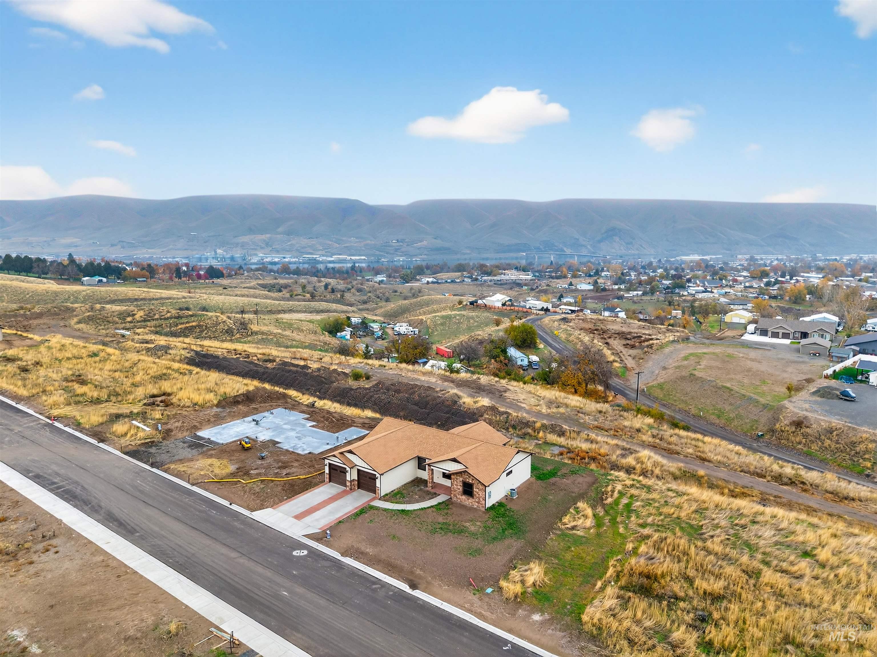 Bird's eye view of a mountainous background