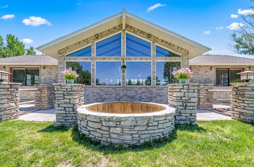 Photo of 4525 Kanaka Ct, Buhl, ID 83316 (MLS # 98954536)