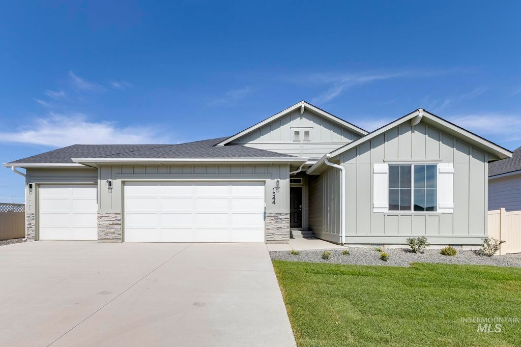 Photo of 3894 E Jamestown Dr, Nampa, ID 83686 (MLS # 98968166)