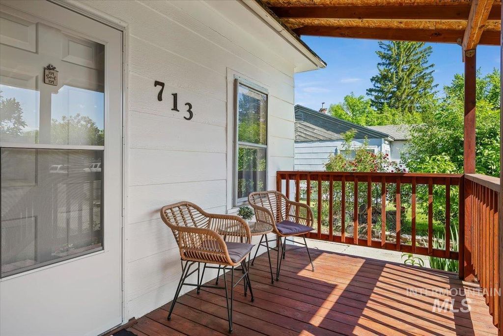 Photo of 713 Montana St, Gooding, ID 83330 (MLS # 98988322)