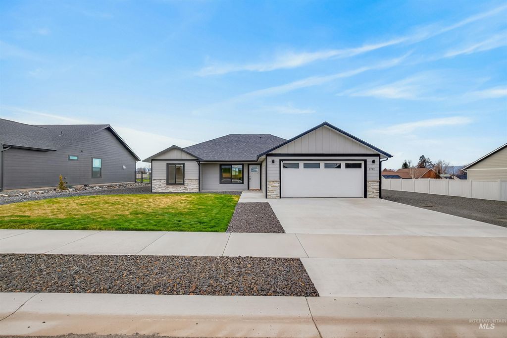 Photo of 3732 Skyview Drive, Lewiston, ID 83501 (MLS # 98979174)