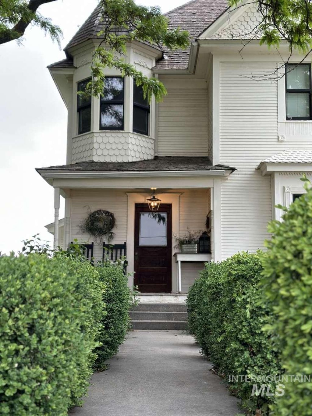 Photo of 2090 E 1st St, Fruitland, ID 83619 (MLS # 98980898)