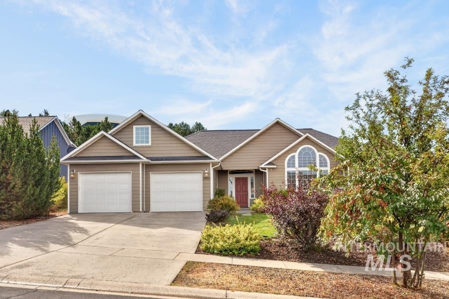 Photo of 2509 Itani Dr, Moscow, ID 83843 (MLS # 99000652)