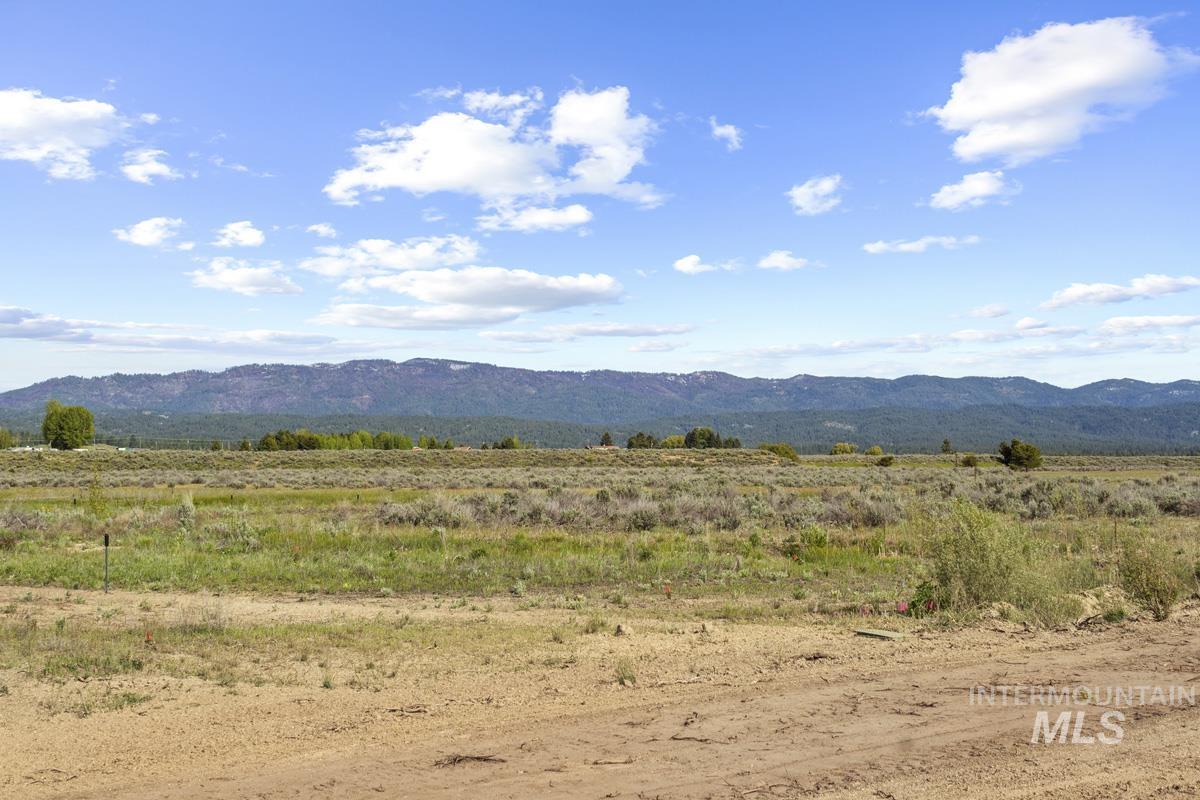 L15 B2 River Bank Drive