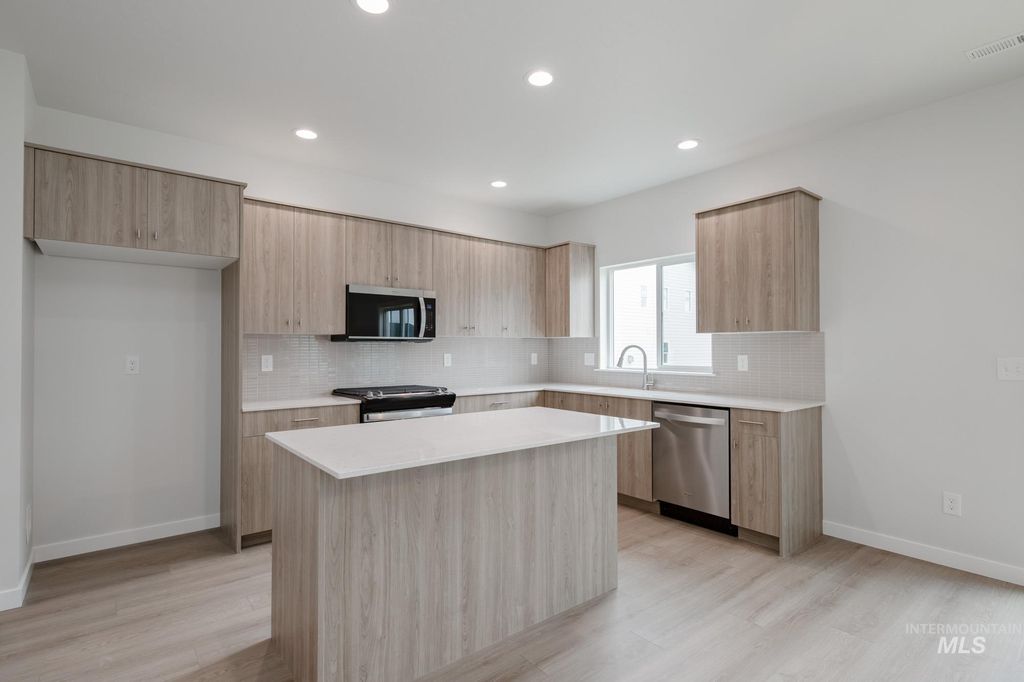 Photo of 11767 W Snow Flower Dr, Star, ID 83669 (MLS # 98974767)