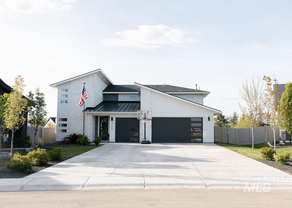 3109 N King Garden Way