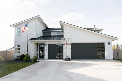 Photo of 3109 N King Garden Way, Star, ID 83669 (MLS # 98984107)