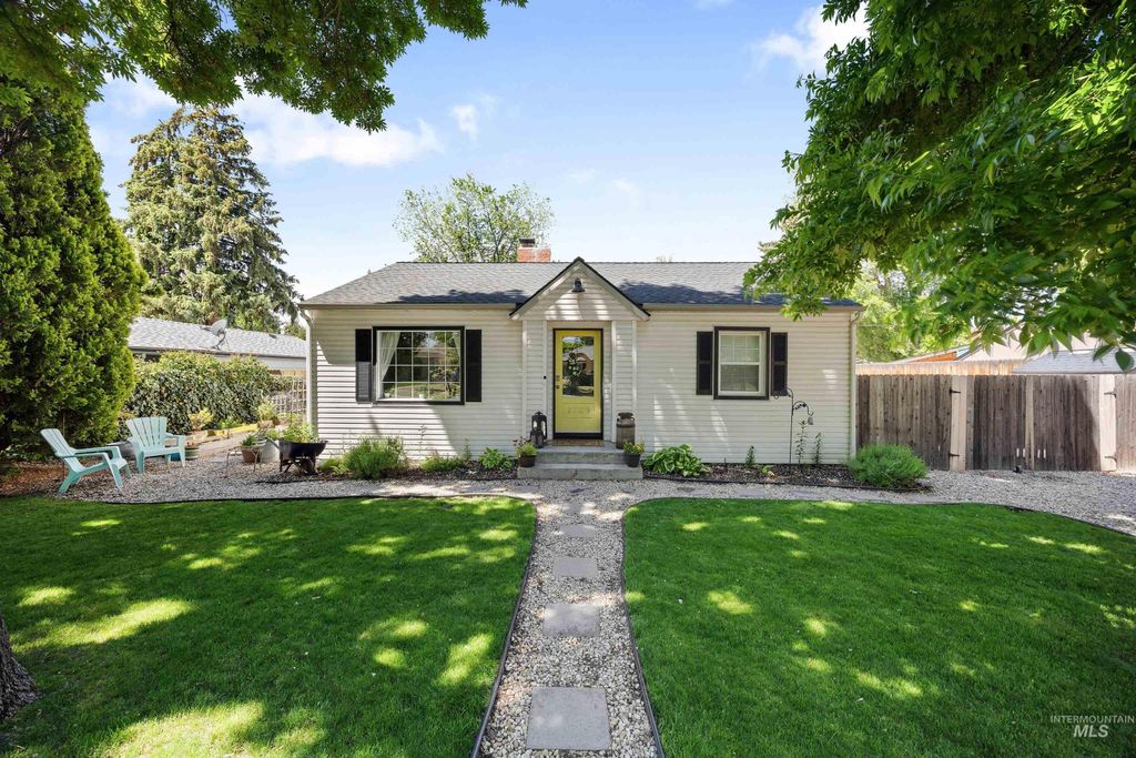 Photo of 2709 N 30th Street, Boise, ID 83703 (MLS # 98978674)