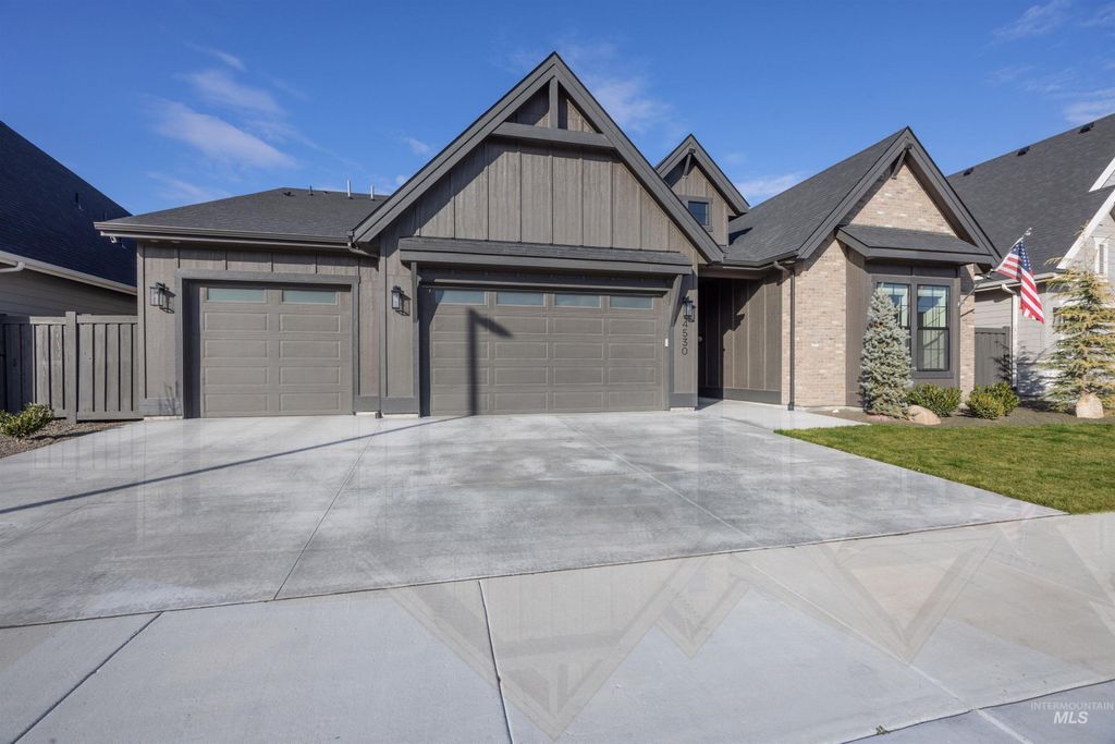 Photo of 4530 W Durango Dr, Meridian, ID 83646 (MLS # 98976824)