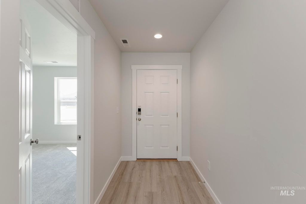 Photo of 3895 E Jamestown Dr, Nampa, ID 83686 (MLS # 98968421)