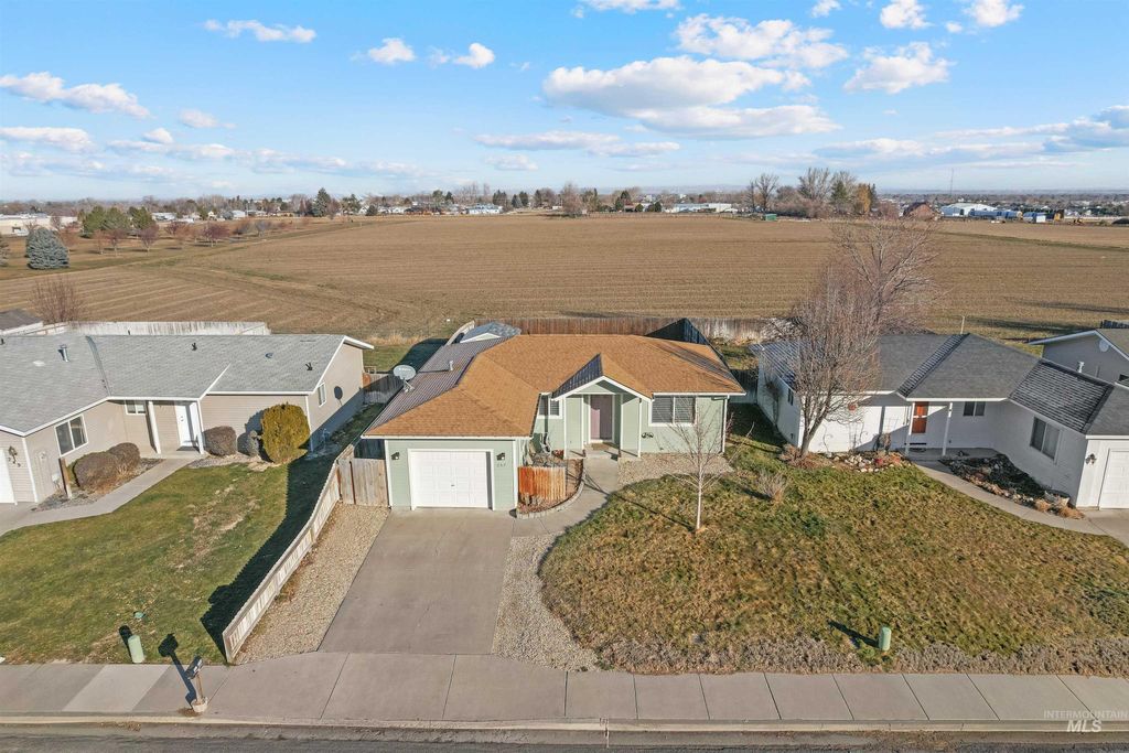 Photo of 257 El Camino Ave, Twin Falls, ID 83301 (MLS # 98973123)