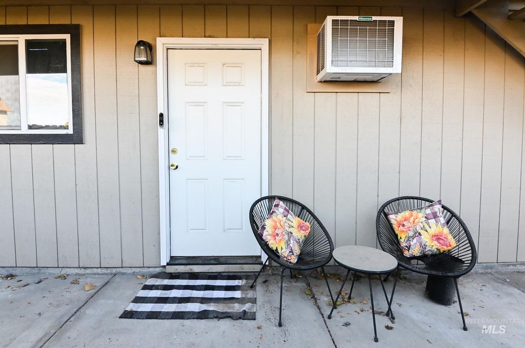 Photo of 1711 1st Street S St #3, Nampa, ID 83651 (MLS # 98968139)