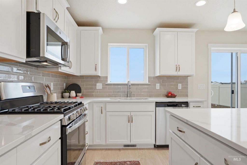 Photo of 9528 S Stonefly Ave, Kuna, ID 83634 (MLS # 98977713)