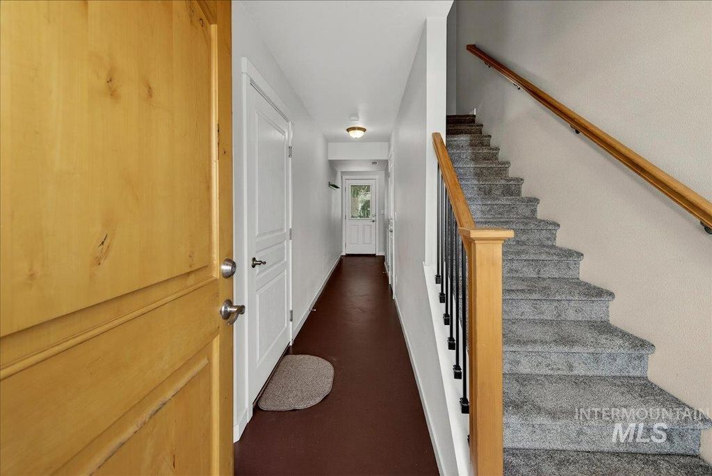 Photo of 8758 W Pine Valley Ln, Boise, ID 83709 (MLS # 98976708)