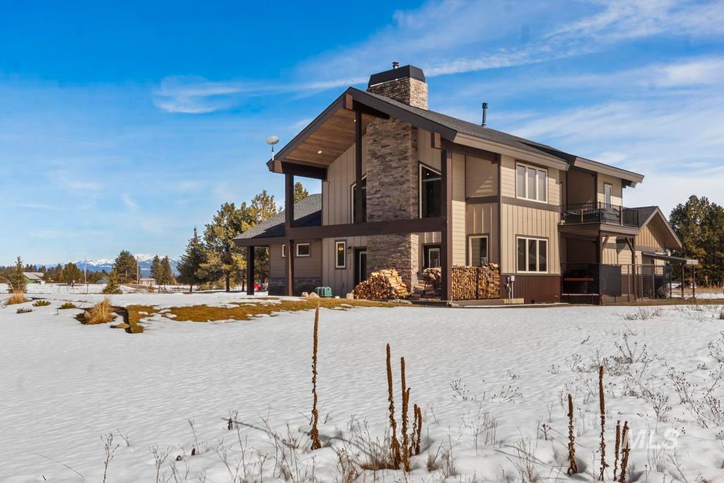 Photo of 1884 Little Pine Road, Donnelly, ID 83615 (MLS # 98977081)