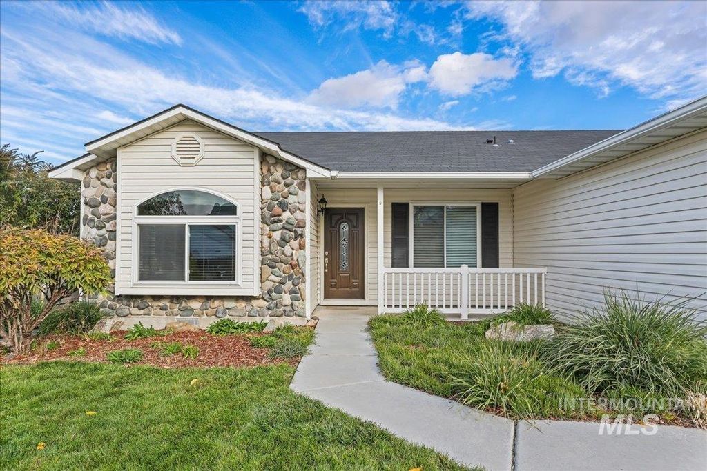Photo of 3412 E Emory Ave, Nampa, ID 83686 (MLS # 98966335)