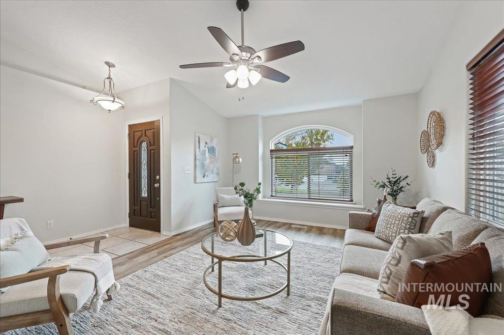 Photo of 3412 E Emory Ave, Nampa, ID 83686 (MLS # 98966335)