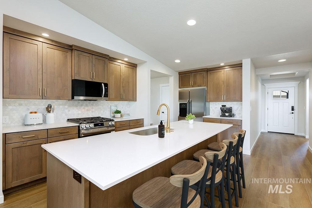 Photo of 247 W Norwich St, Meridian, ID 83642 (MLS # 98966727)