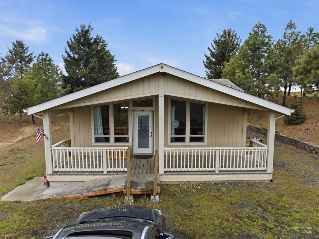 Photo of 3625 Highway 95, Moscow, ID 83843 (MLS # 98978597)