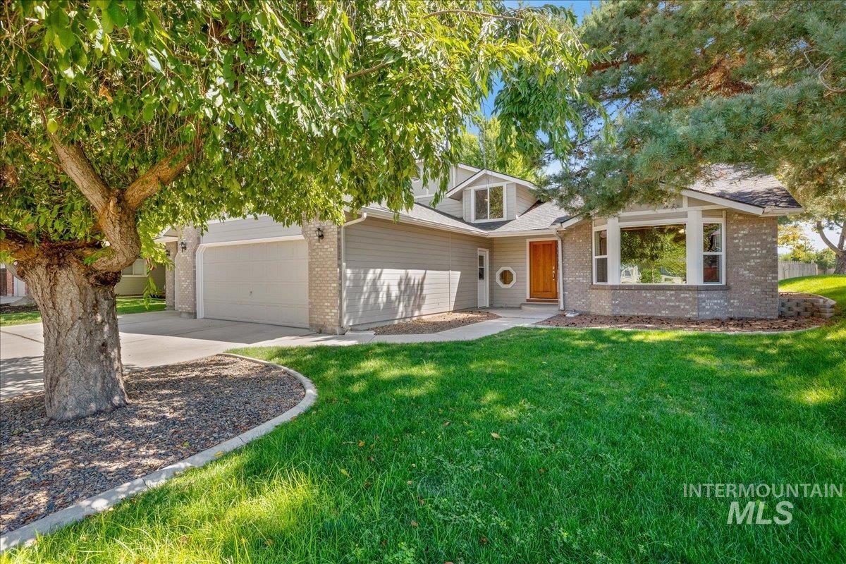 4808 N Fieldcrest Place