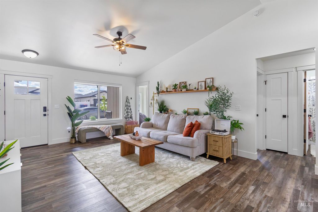 Photo of 469 Jesse Ave, Twin Falls, ID 83301 (MLS # 98982990)