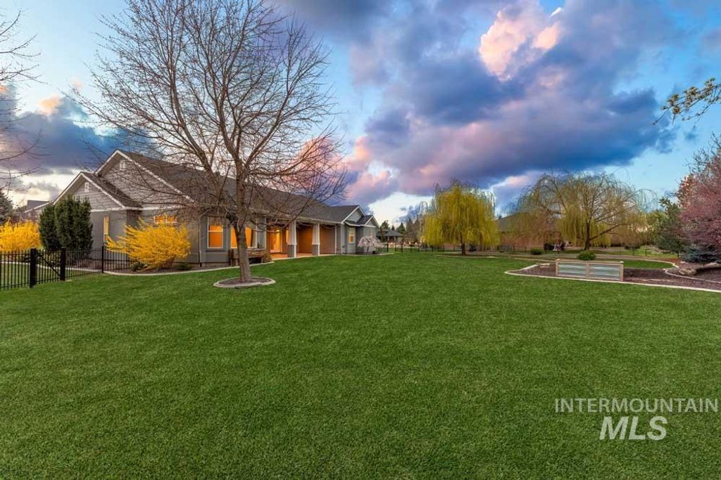 Photo of 2515 W Cadbury Dr, Eagle, ID 83616 (MLS # 98979539)