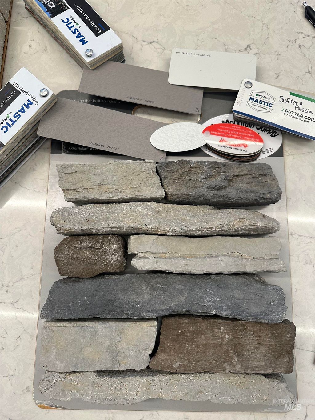 Photo of 930 Latemar Rd, Jerome, ID 83301 (MLS # 98968243)