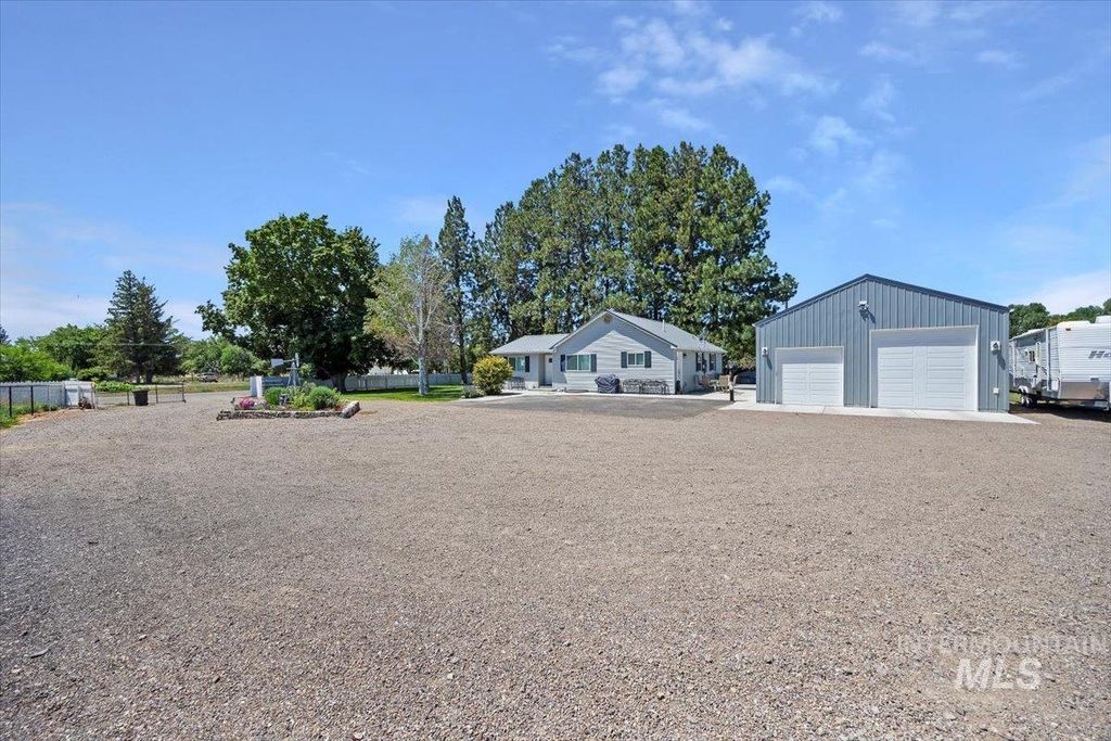 Photo of 98 W 100 N, Jerome, ID 83338 (MLS # 98953796)