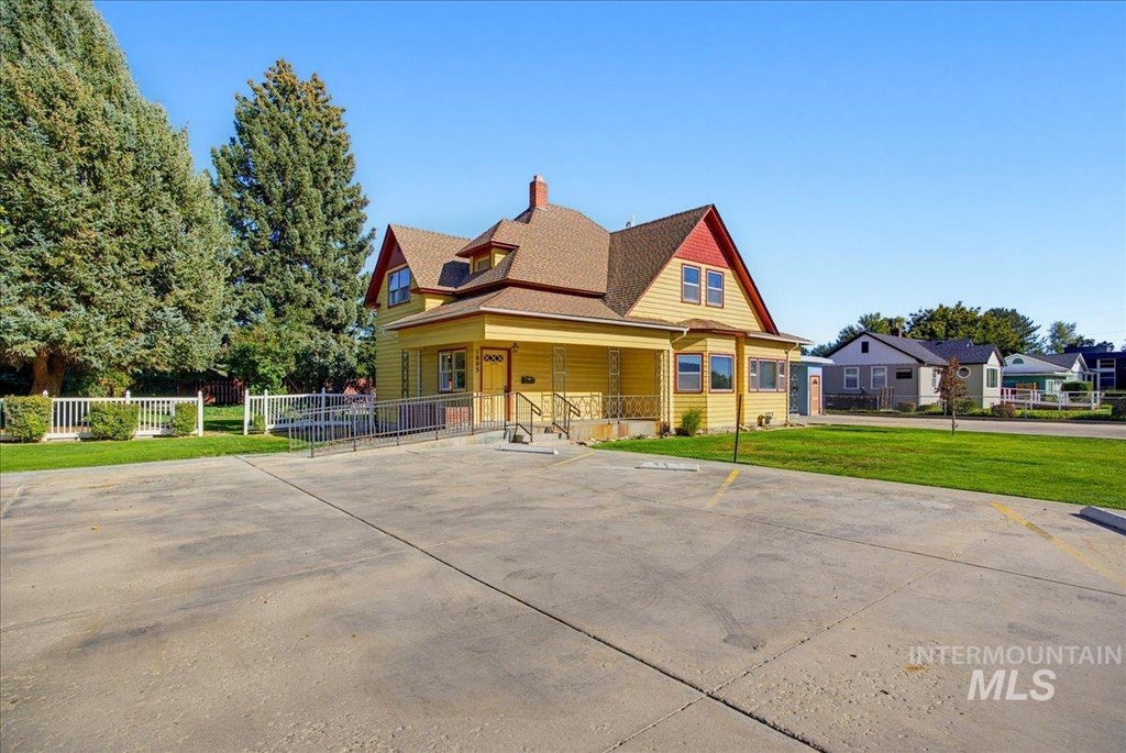 Photo of 1803 S 10th Ave, Caldwell, ID 83605 (MLS # 99000993)