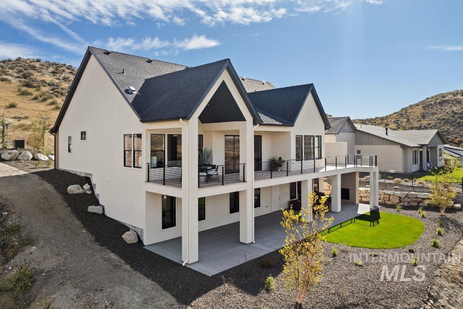 20185 N Swire Green Way