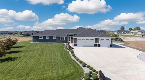 Photo of 14959 Red Barn Ct, Caldwell, ID 83607 (MLS # 98981080)