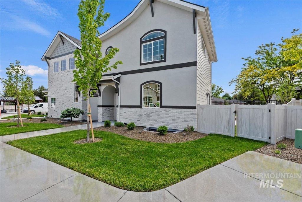 Photo of 10061 W Mcmillan &amp; 10063 Mcmillan (Adu) Rd, Boise, ID 83704 (MLS # 98963587)