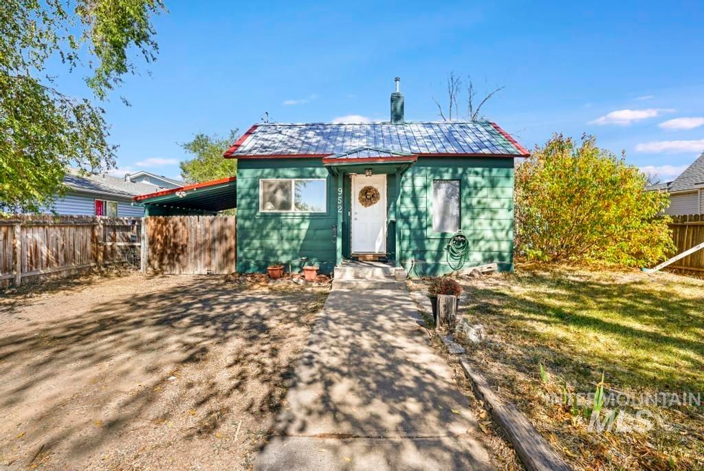 Photo of 952 2nd Ave W Ave, Twin Falls, ID 83301 (MLS # 98963147)