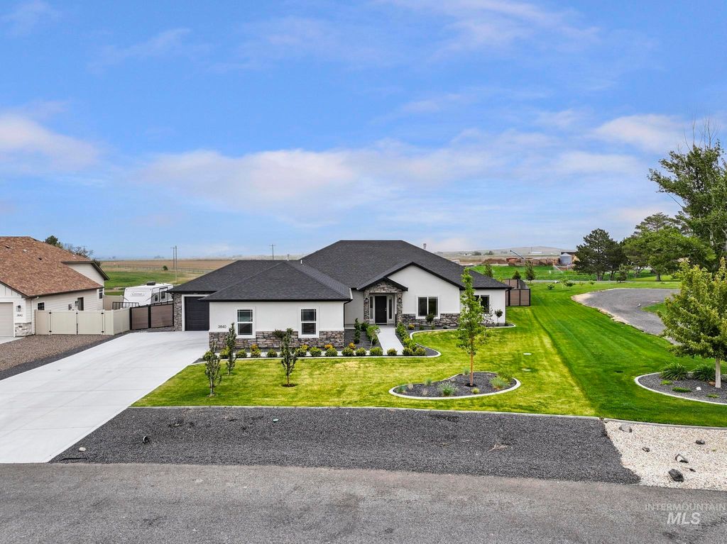 Photo of 3840 Susan Cir E CIR, Kimberly, ID 83334 (MLS # 98986203)