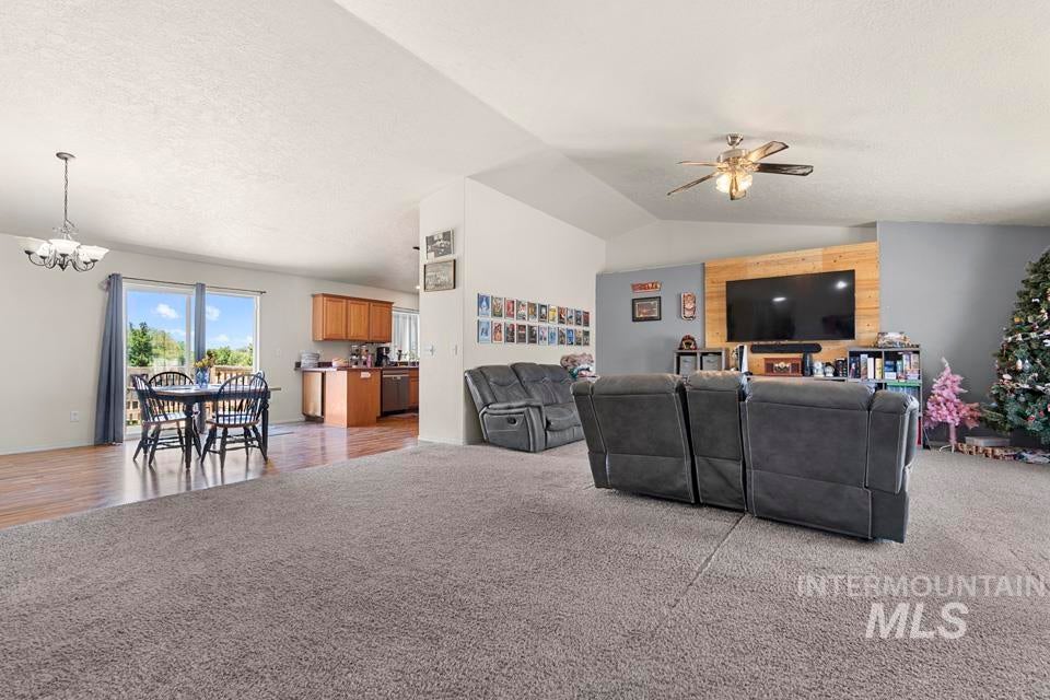 Photo of 880 S Iowa Ave, Payette, ID 83661 (MLS # 98990886)
