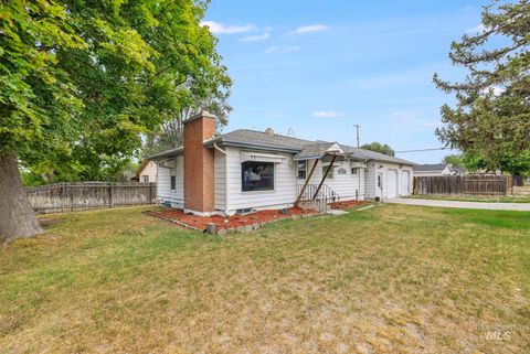 Photo of 305 Borah Avenue, Twin Falls, ID 83301 (MLS # 98994485)