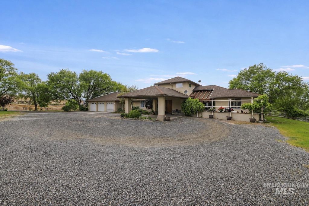 Photo of 1244 River Road, Buhl, ID 83316 (MLS # 98987912)